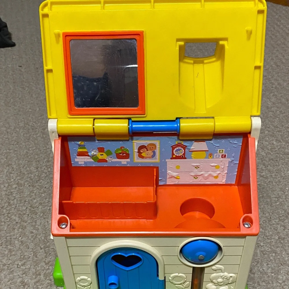 Vintage 1984 Fisher-Price Discovery Cottage